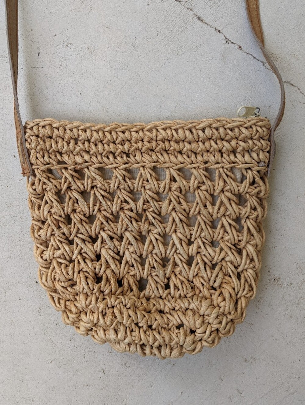 Vintage 60s/70s BASS Cute Woven Wicker Basket Crossbody Bag - Picture 2 of 6